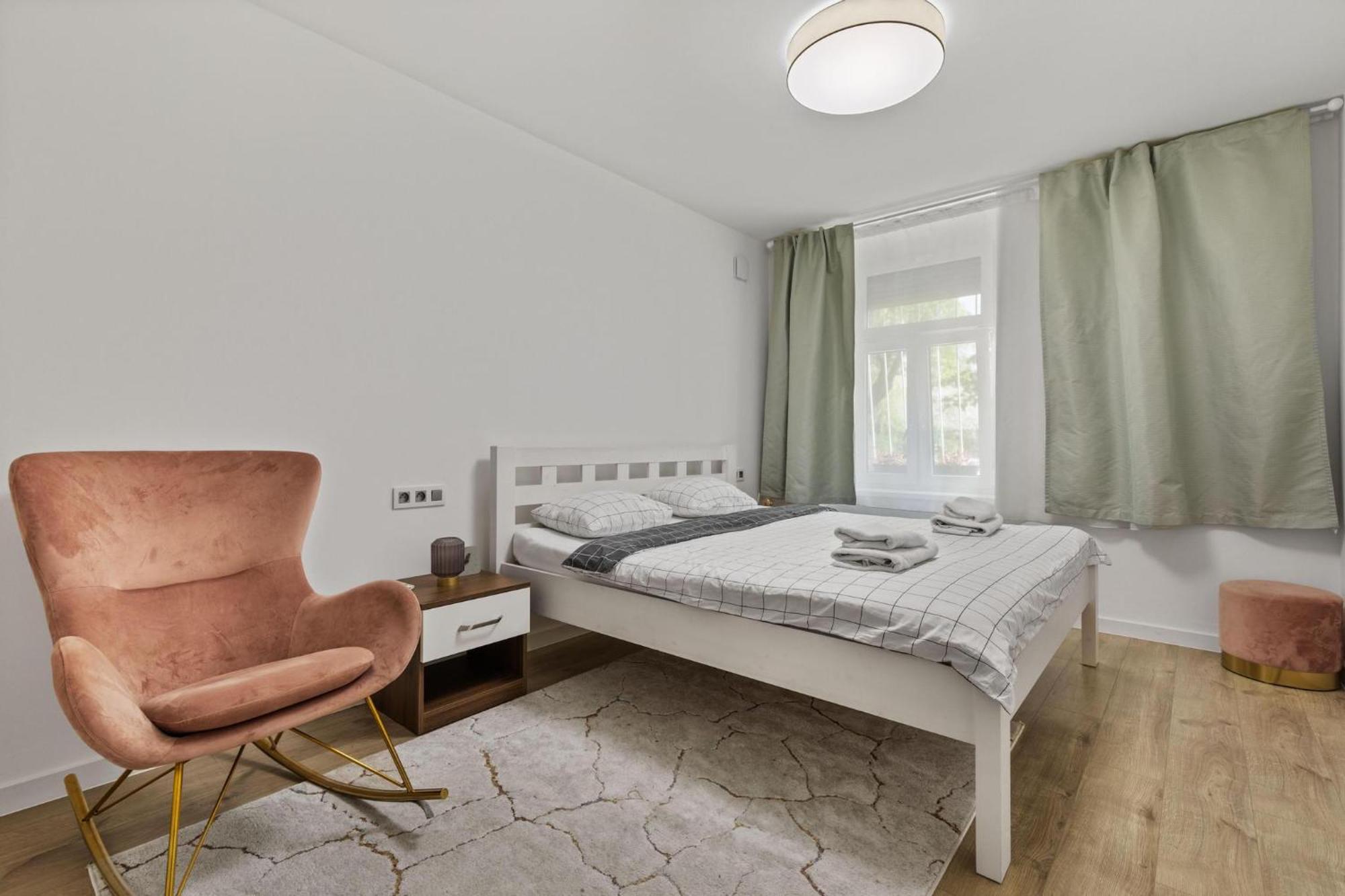 Garden Apartman - With Parking Apartment Bratislava Exterior photo